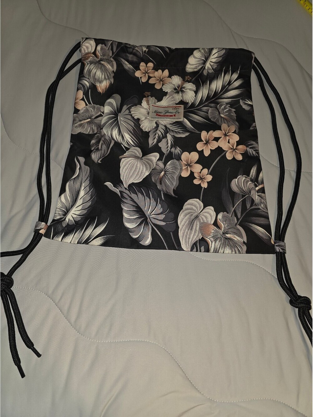 Hawaiian Print Drawstring Backpack - Excellent Condition